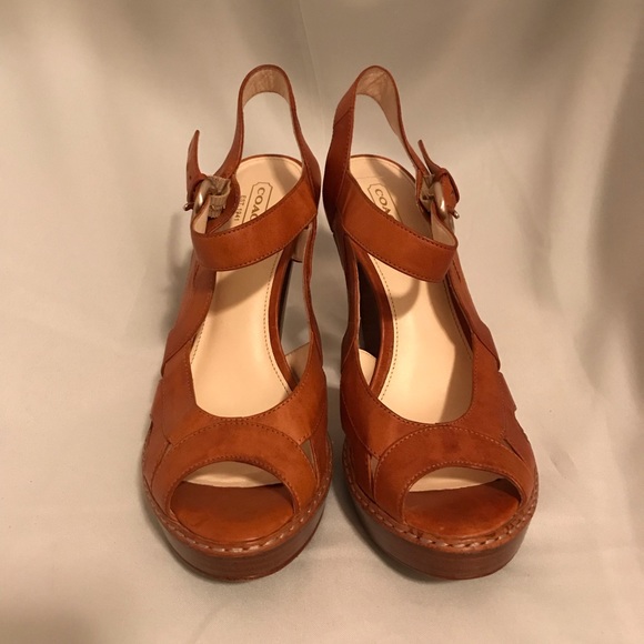 Coach British Tan Leather Heels - Size 8 - Picture 3 of 8
